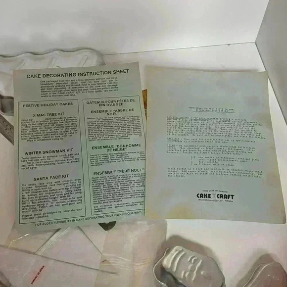 Fantastic vintage Cake Craft Christmas baking pan  and decorating set - Picture 3 of 12